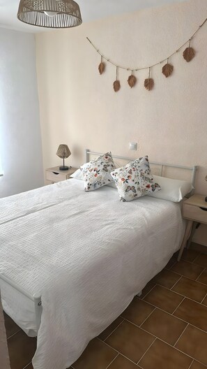 Room - Holiday Home 'Manito' with Balcony, Wi-Fi and Air Conditioning (El Barraco)