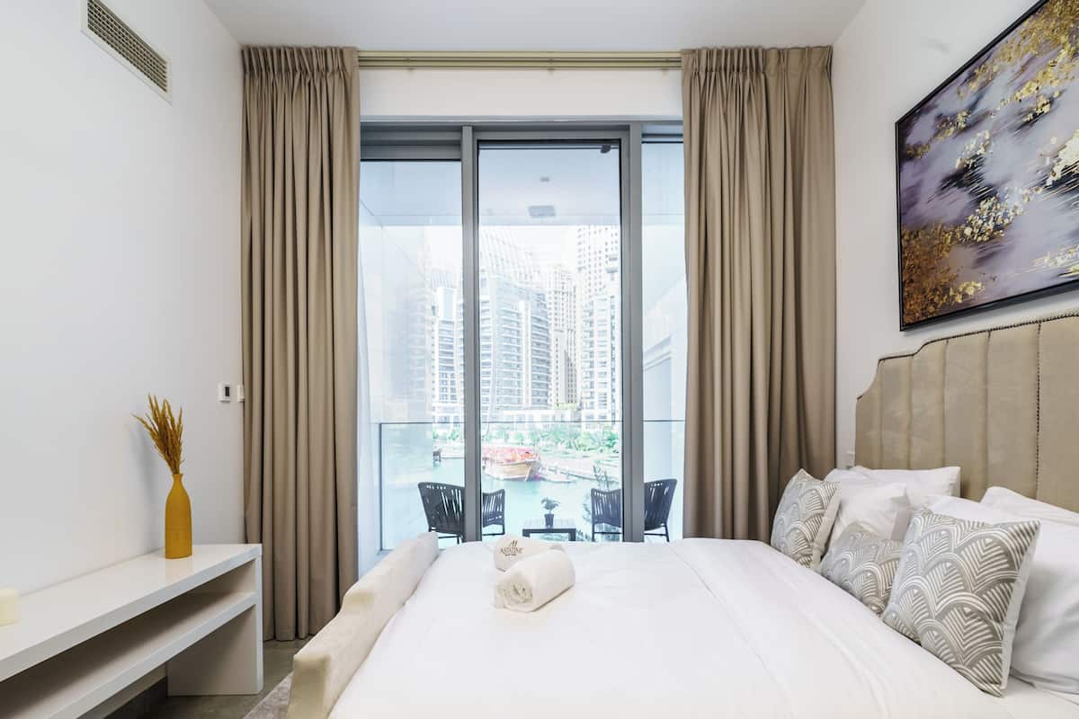 Luxury Apartment, Balcony, Marina View