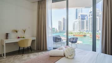 Luxury Apartment, Balcony, Marina View
