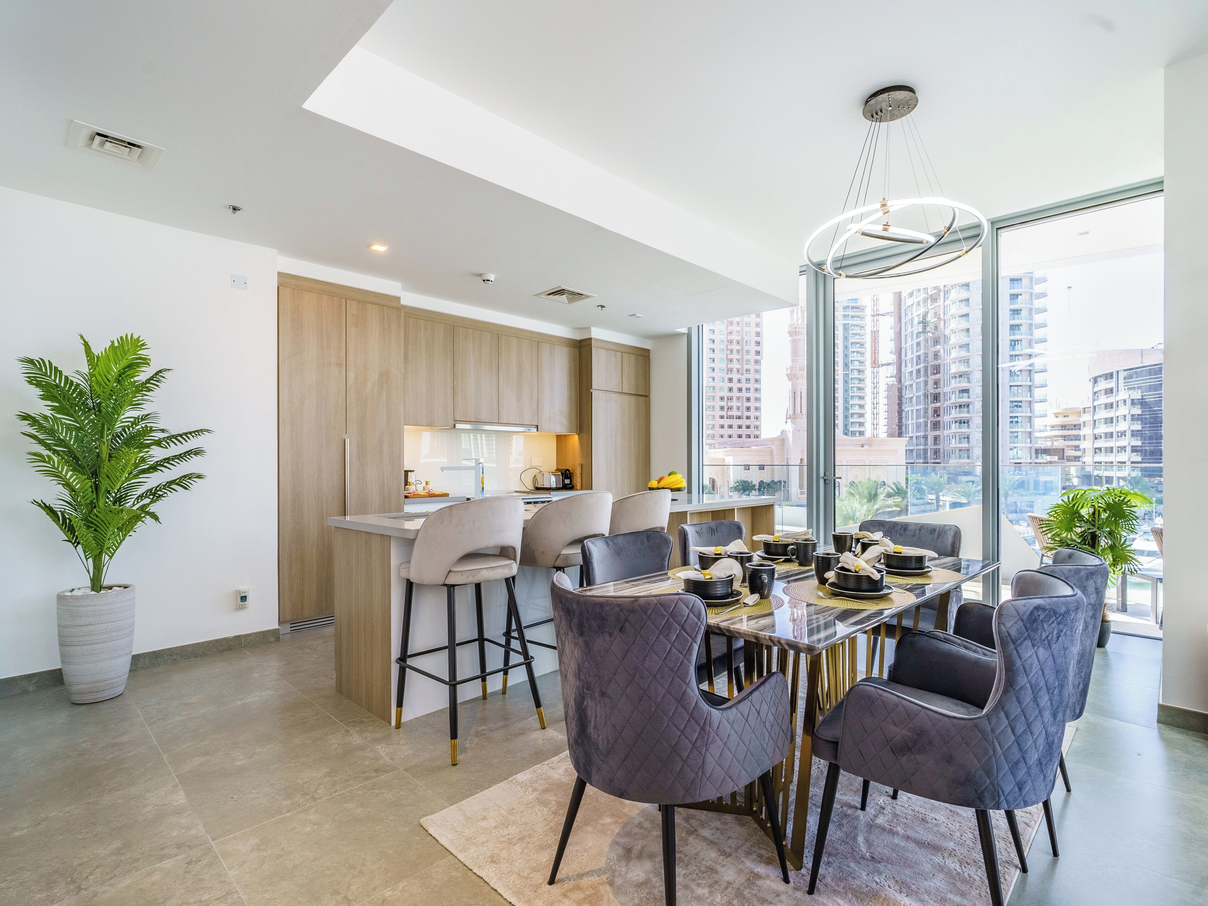 Luksusleilighet, balkong, utsikt mot marina | Spiseområde