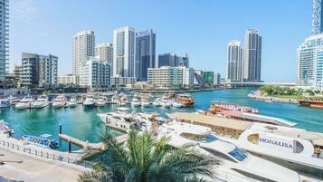 Luxury-Apartment, Balkon, Blick auf den Jachthafen | Jachthafen