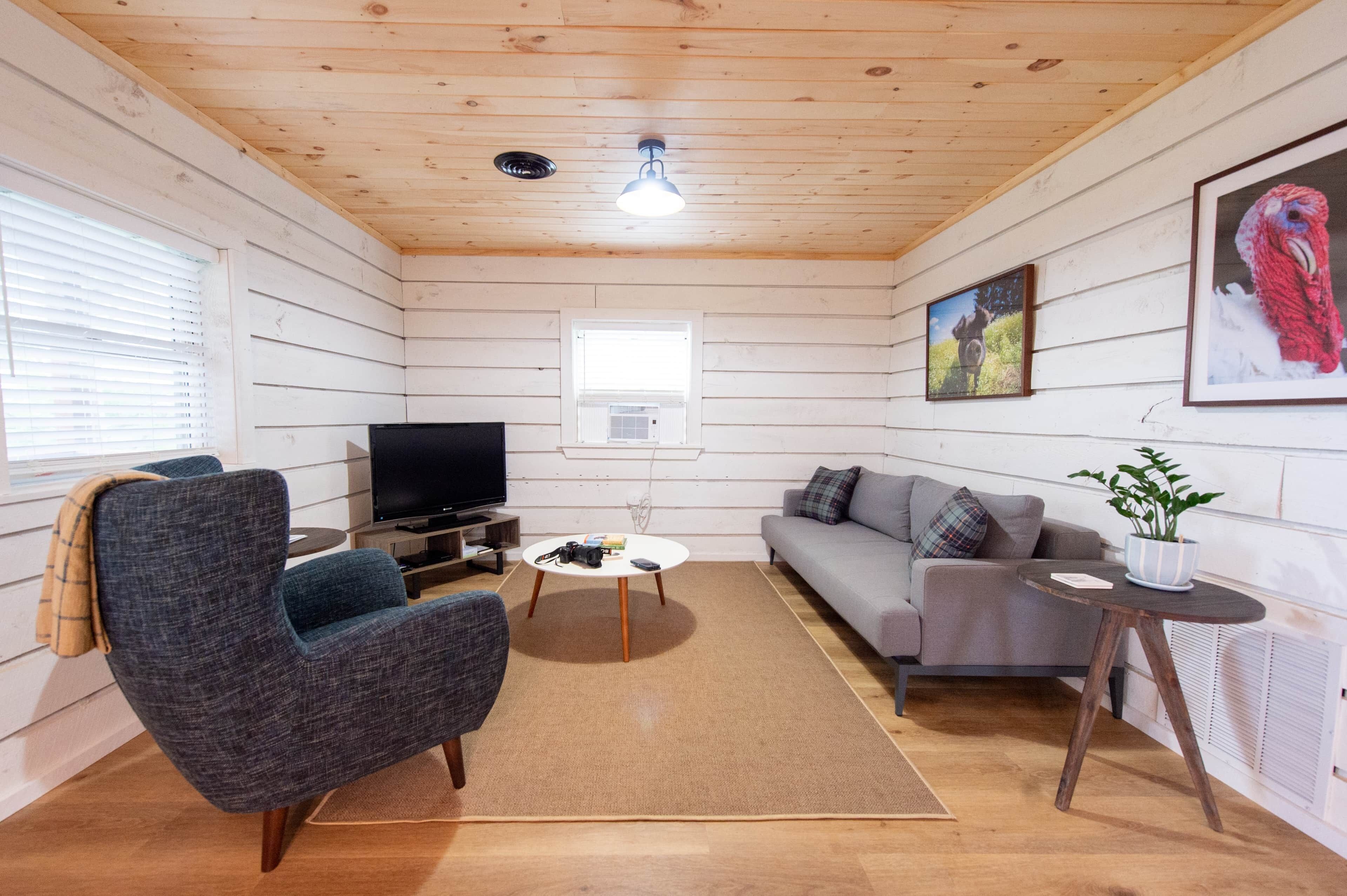 Lux Cabin - Watkins Glen, NY