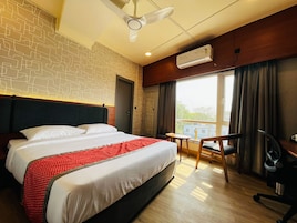 Quarto luxo, vista para a cidade | Wi-Fi de cortesia