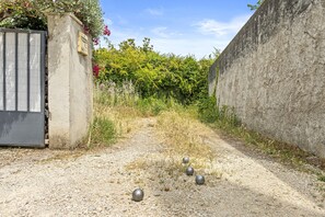 Property grounds - Holiday Home 'Chez Dominique' with Private Pool, Wi-Fi and Air Conditioning (Saint-Rémy-de-Provence)