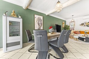 Dining - Holiday Home 'Chez Dominique' with Private Pool, Wi-Fi and Air Conditioning (Saint-Rémy-de-Provence)