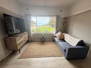 Smart TV - Three by the Sea-Stansbury- Close to the beach! Off Peak special available! (Stansbury)
