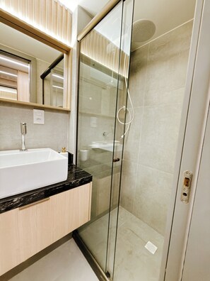 Hair dryer, towels, toilet paper - 50m from Cabo Branco beach • High-end apartment (João Pessoa)