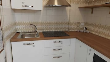 Appartement, balkon, uitzicht op de binnenplaats | Privékeuken