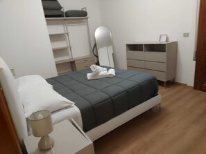 アパートメント バルコニー コートヤードビュー