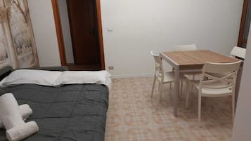 アパートメント バルコニー コートヤードビュー