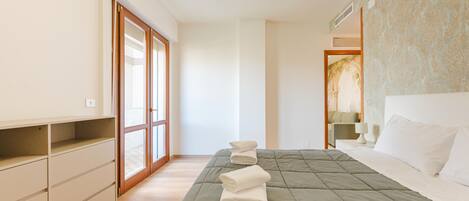 Apartment, Balcony, Courtyard View