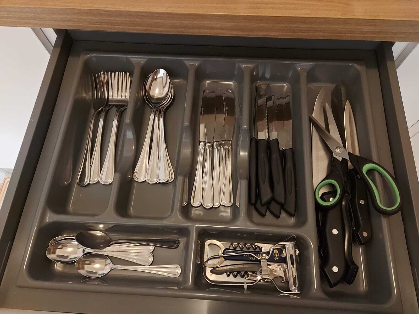 アパートメント バルコニー コートヤードビュー | 専用キッチン