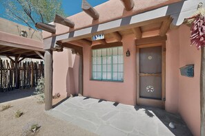 Exterior detail - Old Charm Adobe Home, 3bd/2ba, Grill, Firepit (Albuquerque)
