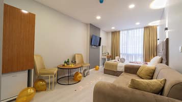 Comfort Room, City View | Interior