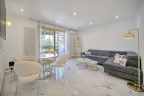 Living area - Prestigious apartment in Cannes (Provence-Alpes-Côte)