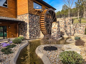 Property grounds - Tall Timbers Legacy Lodge - Hike, Fish, Pool, Bike (Hollister)