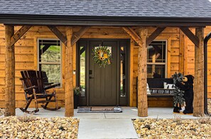 Exterior detail - Tall Timbers Legacy Lodge - Hike, Fish, Pool, Bike (Hollister)