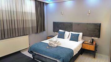 Chambre Standard, balcon, vue mer | Bureau, Wi-Fi gratuit