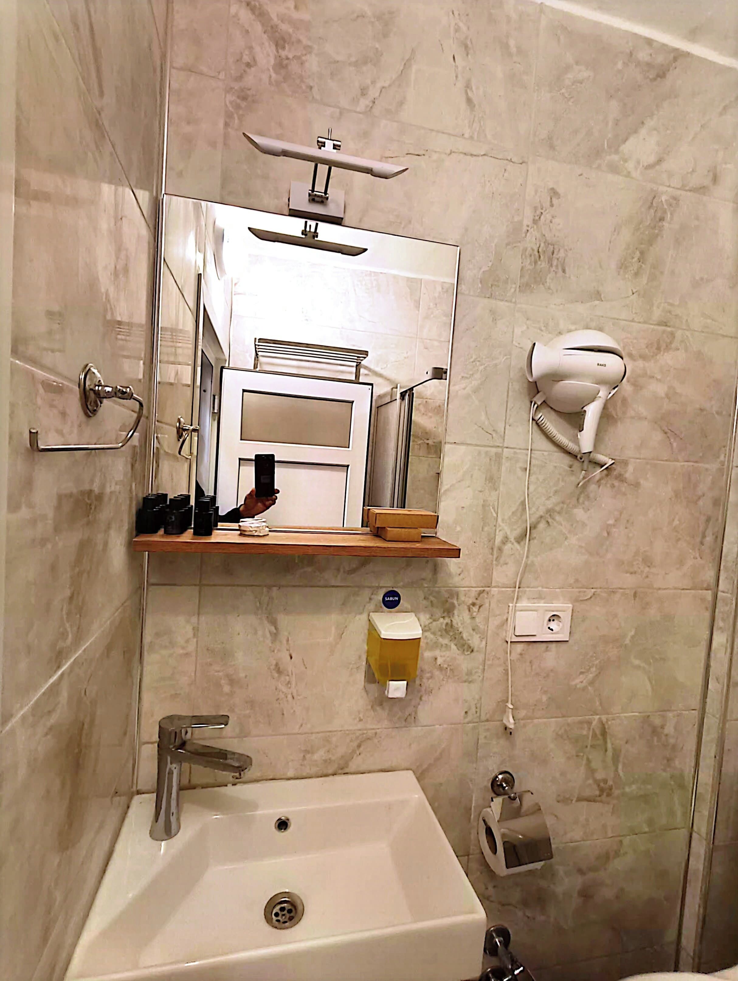 Classic Room, Balcony, Sea View | Bathroom