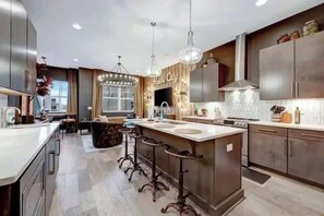 Fridge, microwave, oven, stovetop - Huge DT 4BR Party House! 9 Beds! Private Hot Tub! (Nashville)