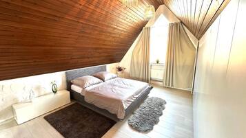 BĂŒgeleisen/BĂŒgelbrett, WLAN, BettwĂ€sche