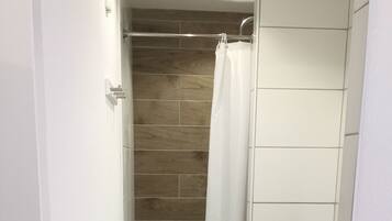 Leilighet, 2 soverom | Bad