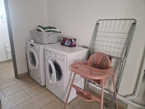 Interior - Family Home La Villa Cecile (Saint-Martin-de-Villereglan)