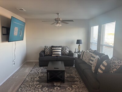 Lovely 3-bedroom house with AC in charming Odessa