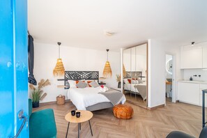 Iron/ironing board, free WiFi, bed sheets