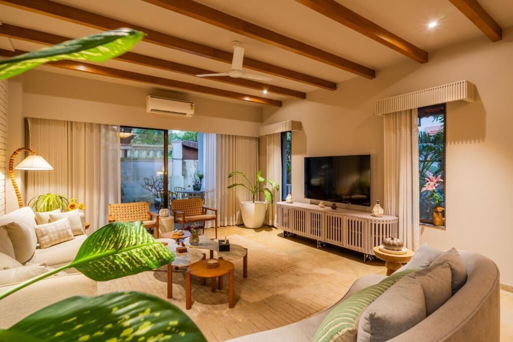 Luxury Villa, Balcony, City View | Living area