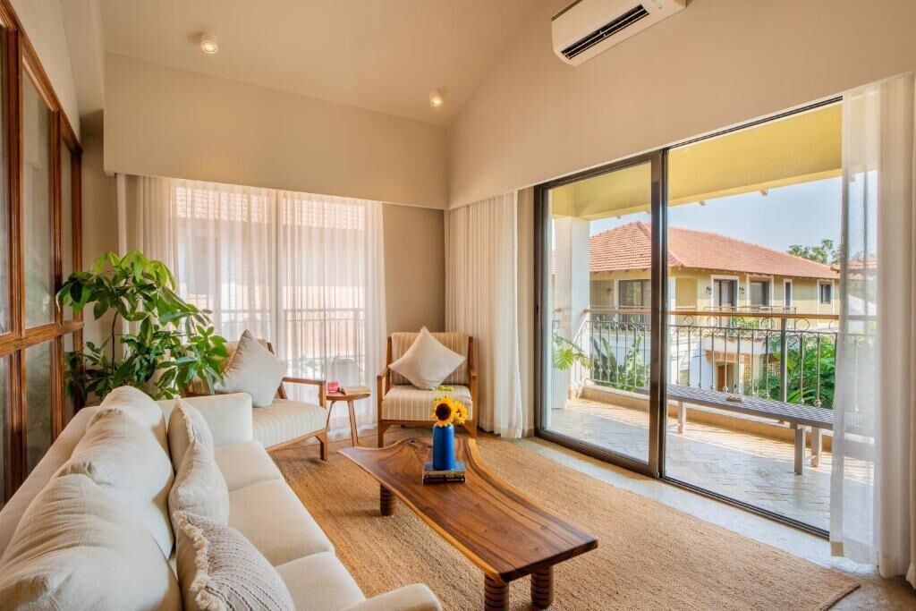 Luxury Villa, Balcony, City View | Living area