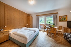 4 bedrooms, travel cot, free WiFi, bed sheets - Apartments Heritage House Margherita - Rojula da Mont (Santa Cristina Valgardena)