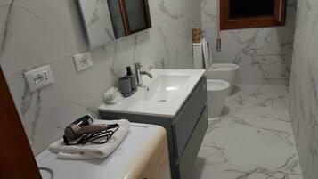 Apartemen | Kamar mandi