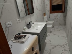 Apartemen | Kamar mandi