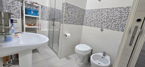 Bathroom - Vrbo Property (Palinuro)