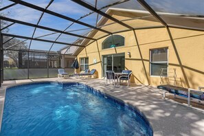 Outdoor pool - Spectacular Villa in Emerald Island Resort 4BR/3BA (Kissimmee)