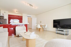 House - 220 Le Maria in Cannes (Cannes)