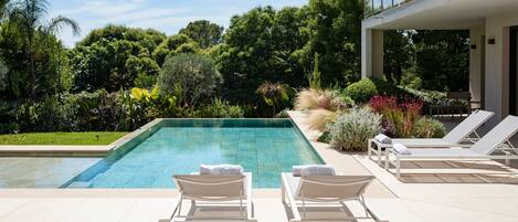 Huvila, tupakointi sallittu