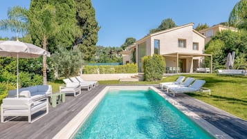 Villa, Smoking | 4 bedrooms