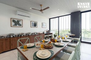 Dining - StayVista Residences near Cyber City Hub (Gurugram)