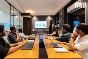 Meeting facility - StayVista Residences near Cyber City Hub (Gurugram)