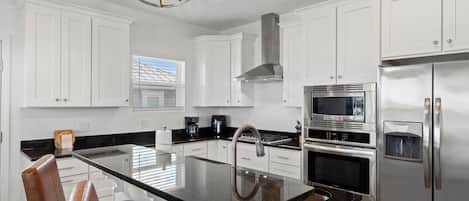 House, Resort View | Private kitchen | Full-size fridge, microwave, oven, stovetop