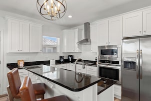 House, Resort View | Private kitchen | Full-size fridge, microwave, oven, stovetop