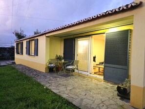 Outdoor dining - Silva Melo Farmhouse (Lagoa)