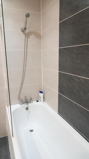 Apartment, 1 Bedroom, Fireplace | Bathroom