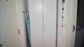 Apartment, 1 Bedroom, Fireplace | Interior