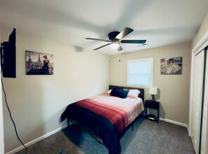 Room - Charming 3-bedroom house centrally located in Goldsboro. (Goldsboro)