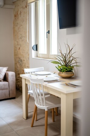 Dining - Chrisa's Detached Property near Center + Parking (Iraklio)