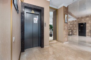 Lift - Kalasi Hotel (Tbilisi)