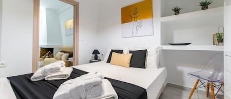 Iron/ironing board, free WiFi, bed sheets